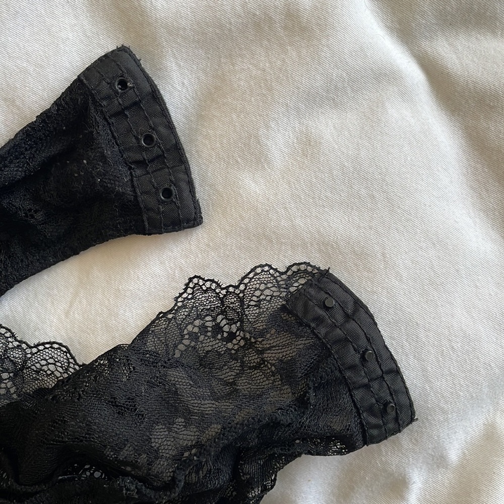 H&M black lace body suit with cap sleeves - Picture 3 of 4